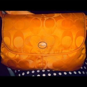 Coach Orange Messenger bag 💼